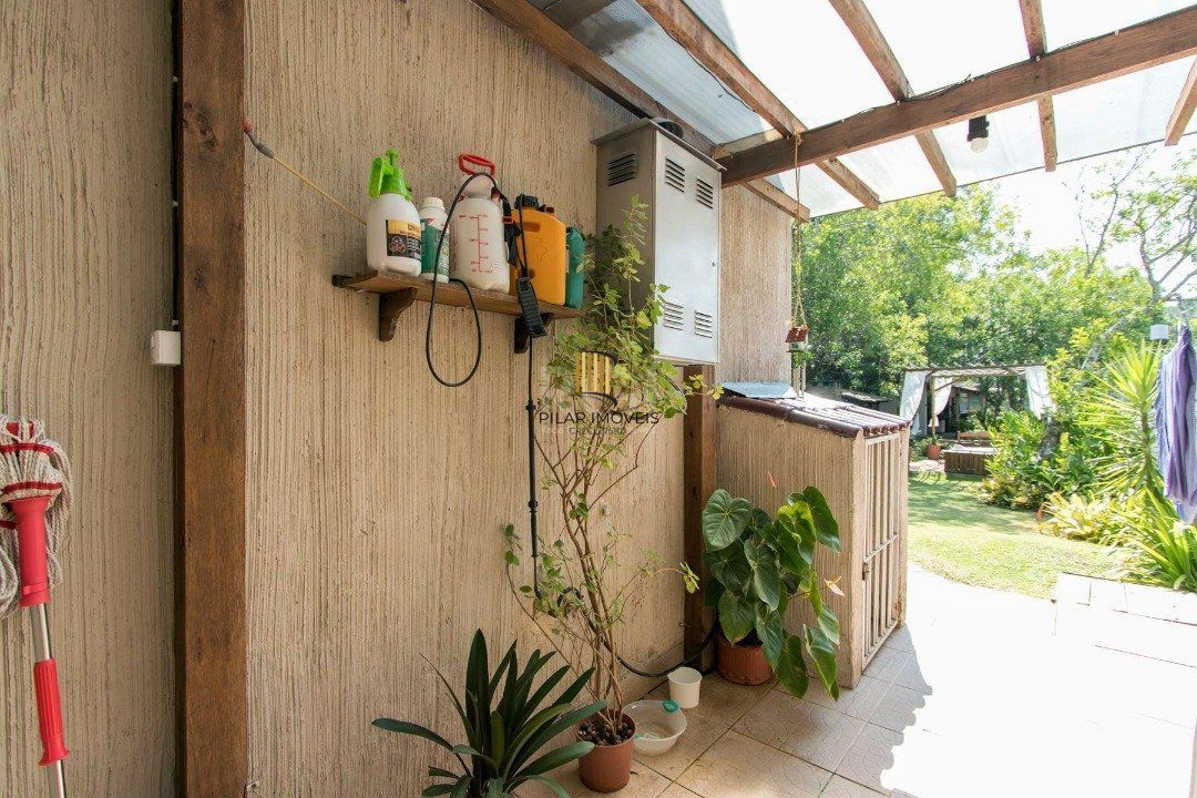 Casa para Venda - 250m², 3 dormitórios, sendo 2 suites, 3 vagas - Ponta Grossa