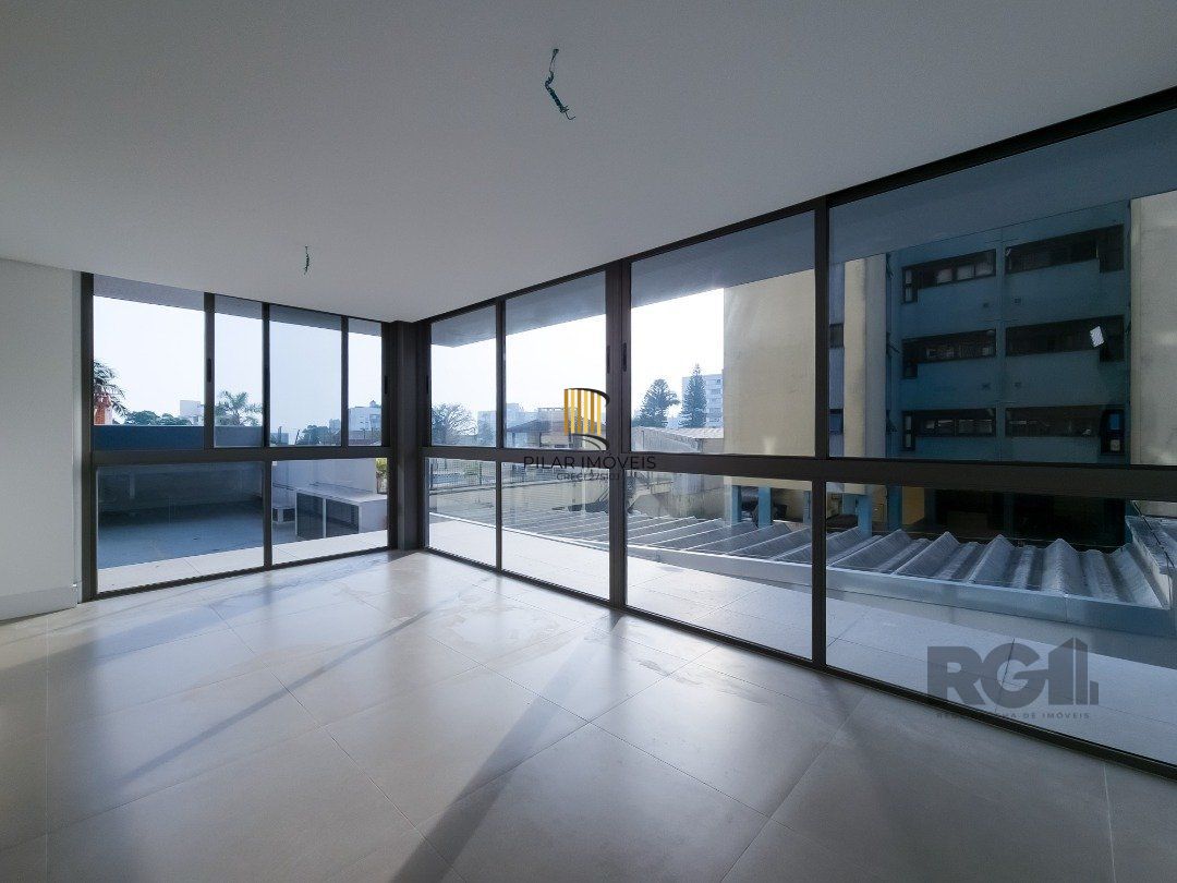 Apartamento com 145m² e 3 dormitórios no bairro Tristeza em PORTO ALEGRE para Comprar