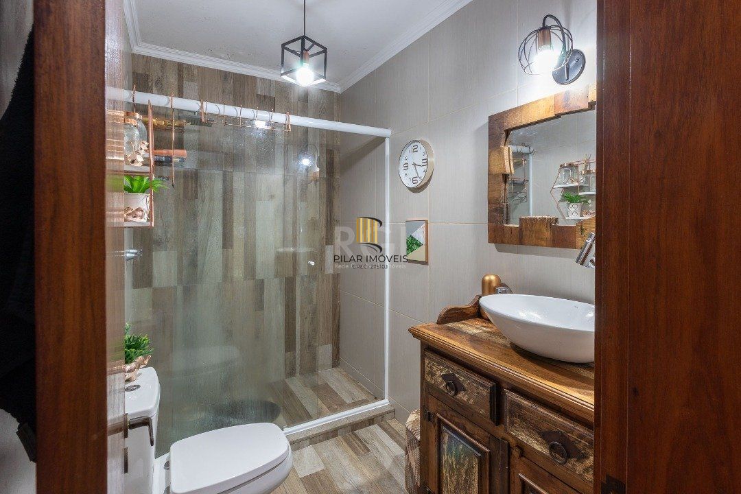 Casa para Venda com 3 dormitórios, sendo 1 suites e 4 vagas no bairro Ipanema