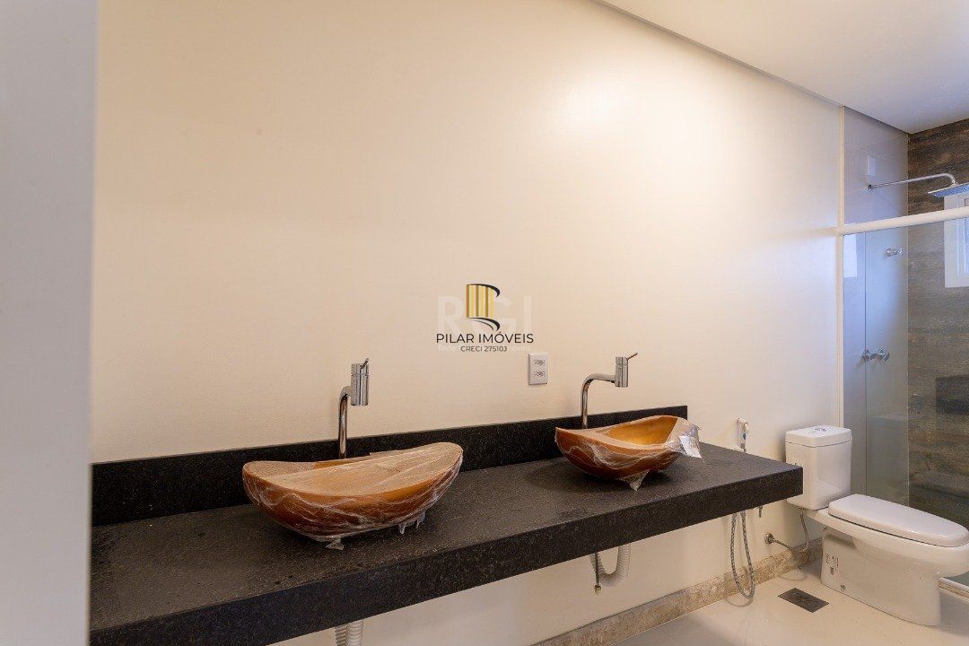Casa Condominio para Venda - 294.3m², 5 dormitórios, sendo 5 suites, 4 vagas - Terra Ville