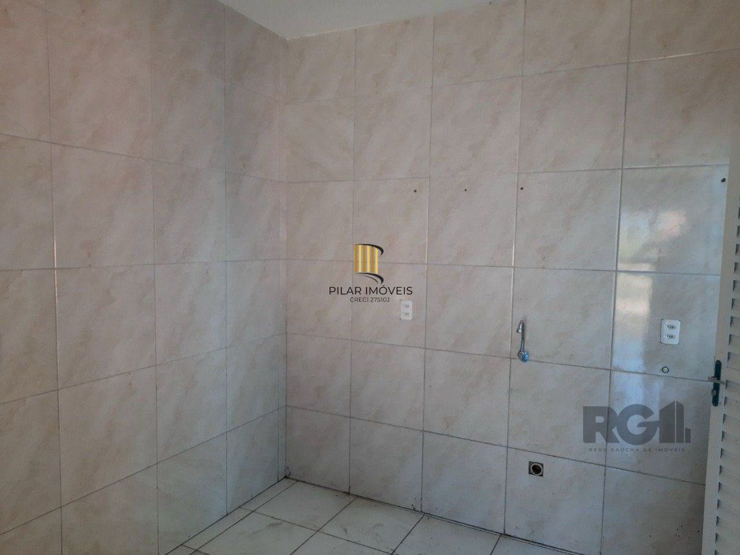 Oportunidade Imperdível: Prédio com 4 Apartamentos, Pátio e 2 Vagas de Garagem