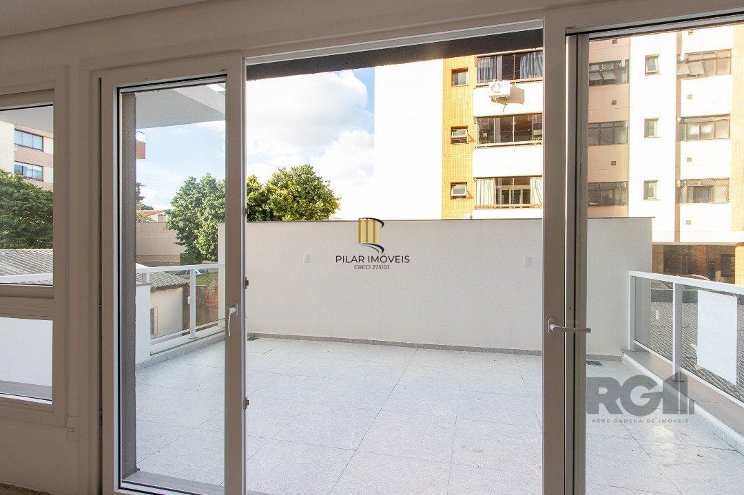 Cobertura para Venda - 214.34m², 3 dormitórios, sendo 3 suites, 2 vagas - Tristeza