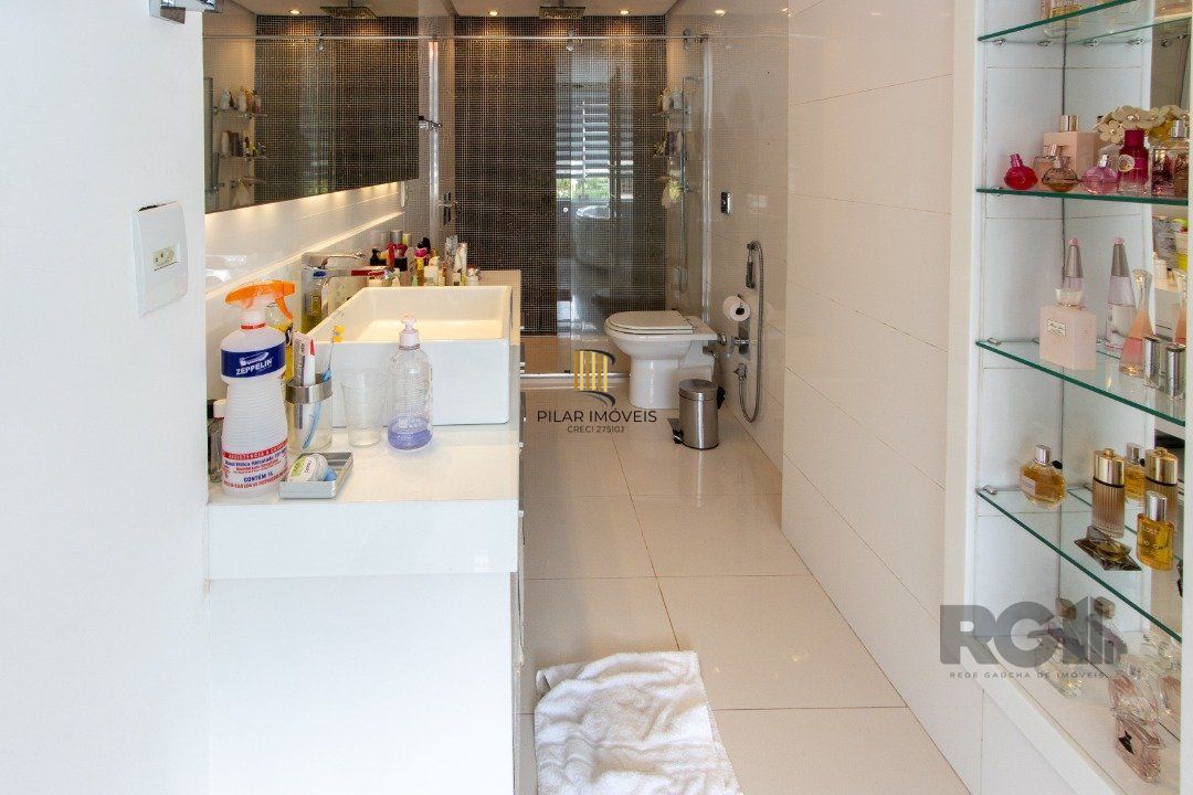 Casa para Venda - 645m², 4 dormitórios, sendo 4 suites, 11 vagas - Tristeza