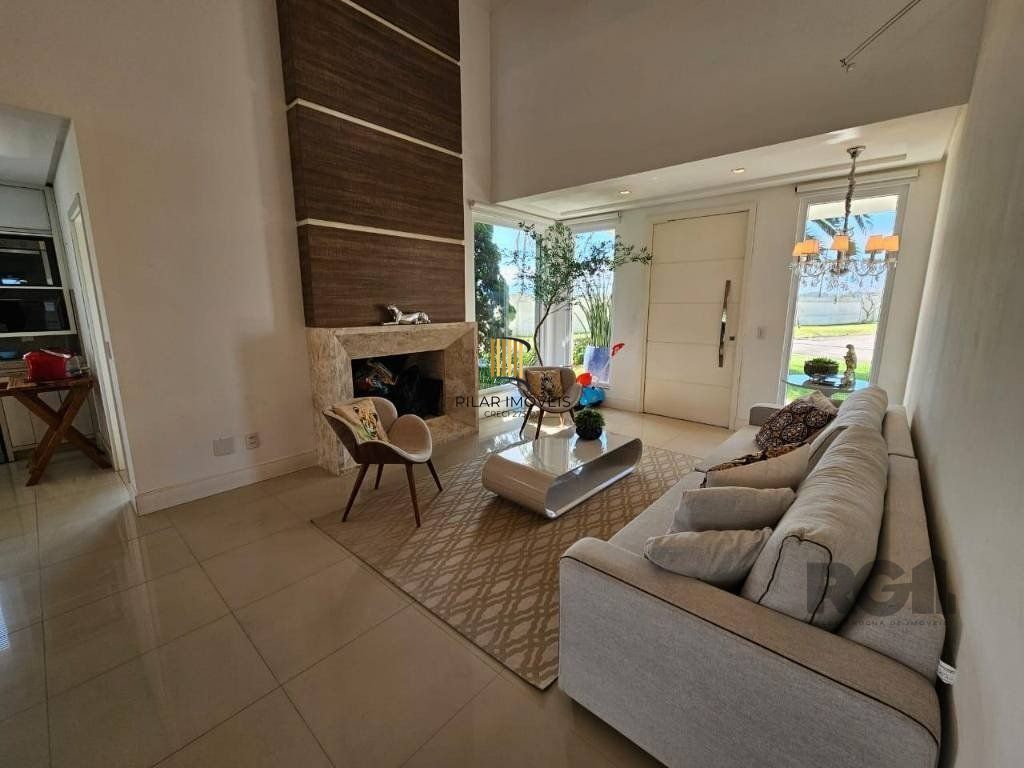 Casa de Condomínio 4 dormitórios no bairro Atlântida Sul