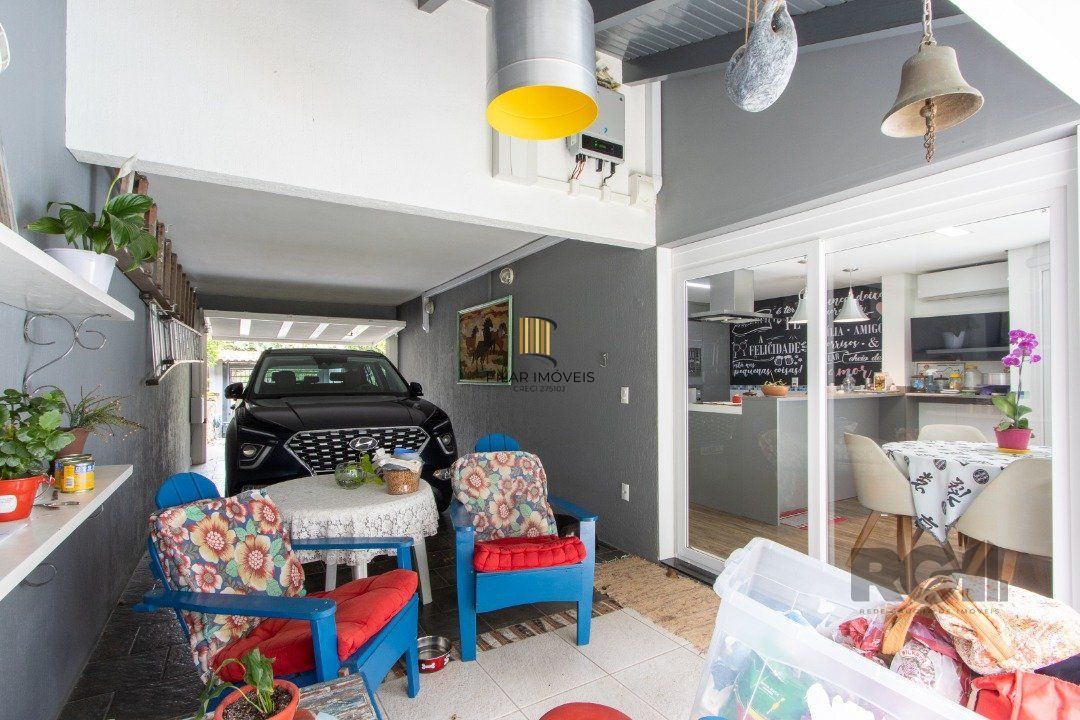 Casa 4 dormitórios no bairro Ipanema