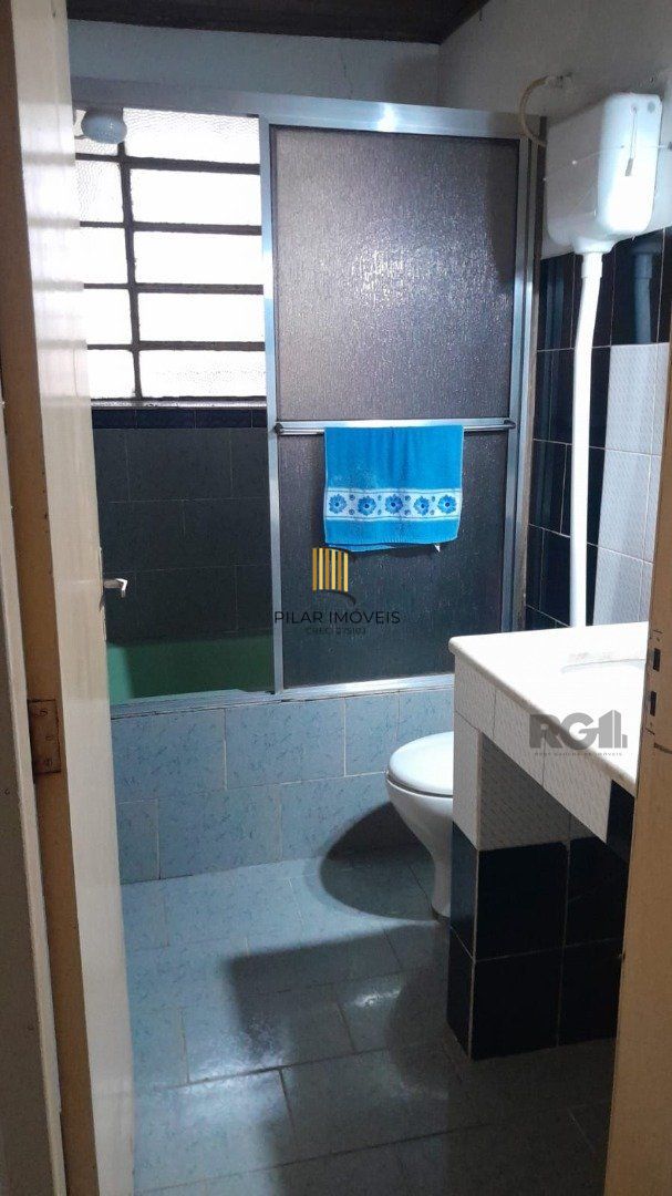 Casa 6 dormitórios no bairro Ponta Grossa