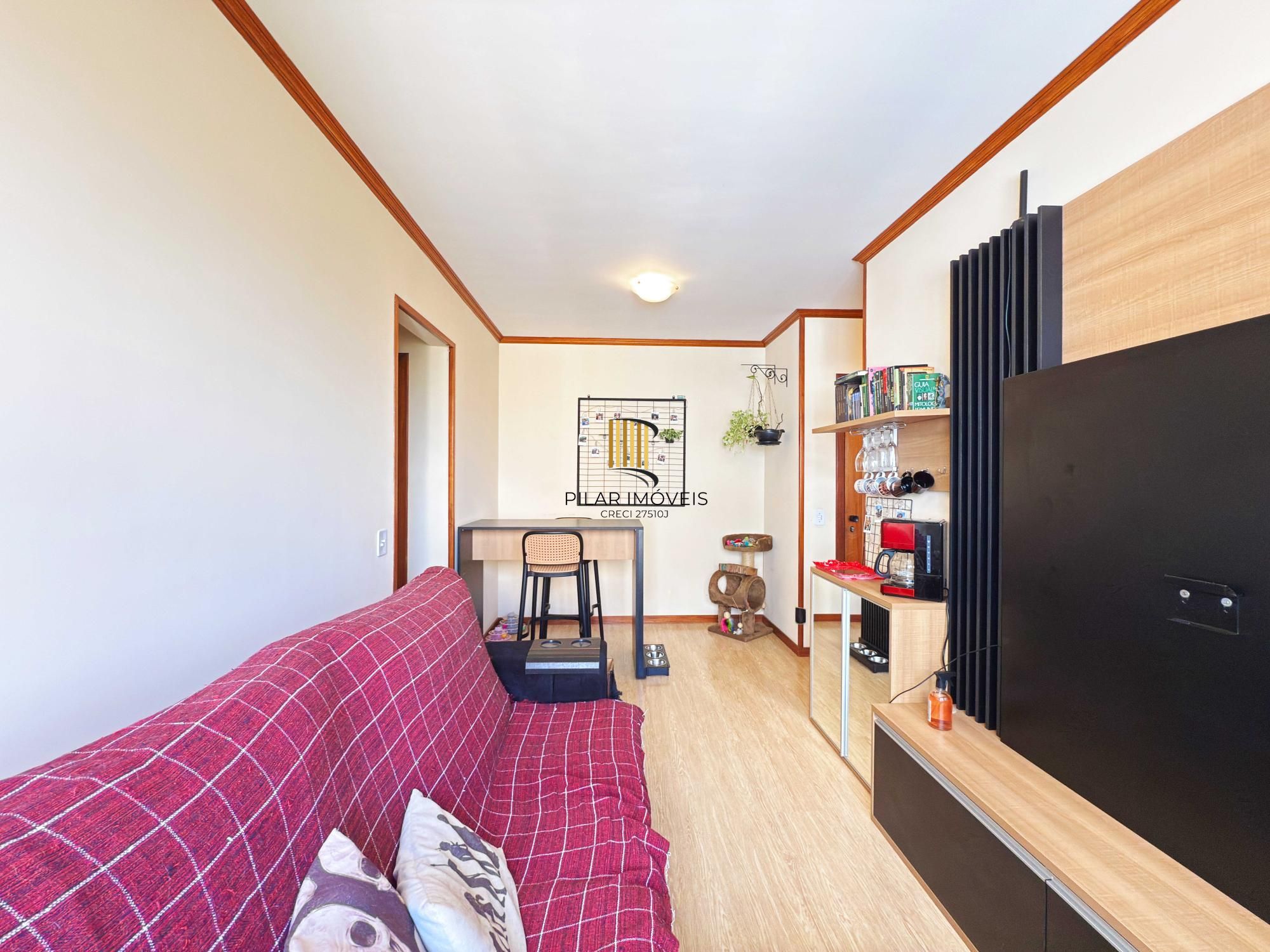 Apartamento de 2 dormitórios e 1 vaga de garagem no Centro Histórico.