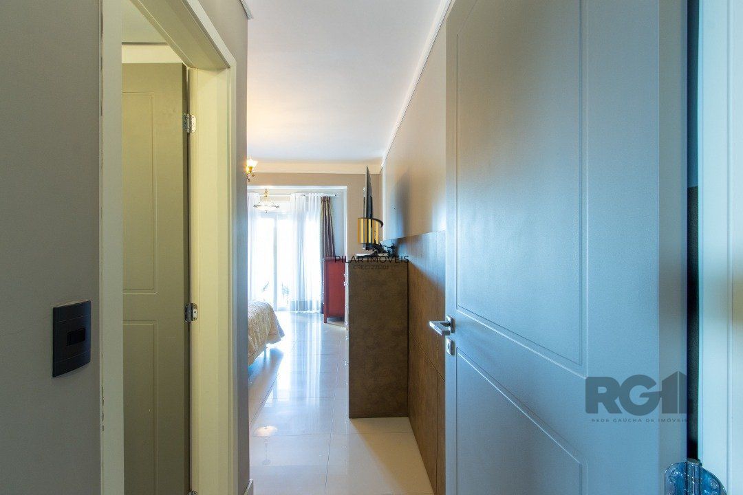 Casa em condomínio, 03 suítes, sendo 01 master, no Terra Ville,