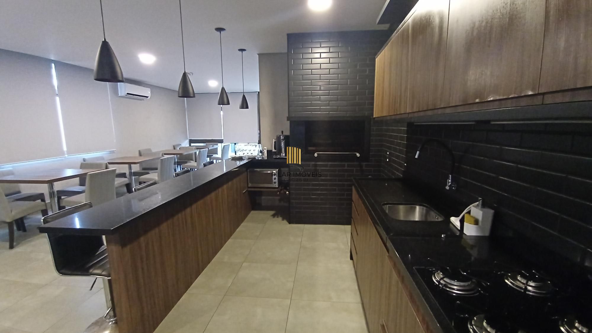 Apartamento com 3 dormitórios e 2 vagas, no bairro Ipanema