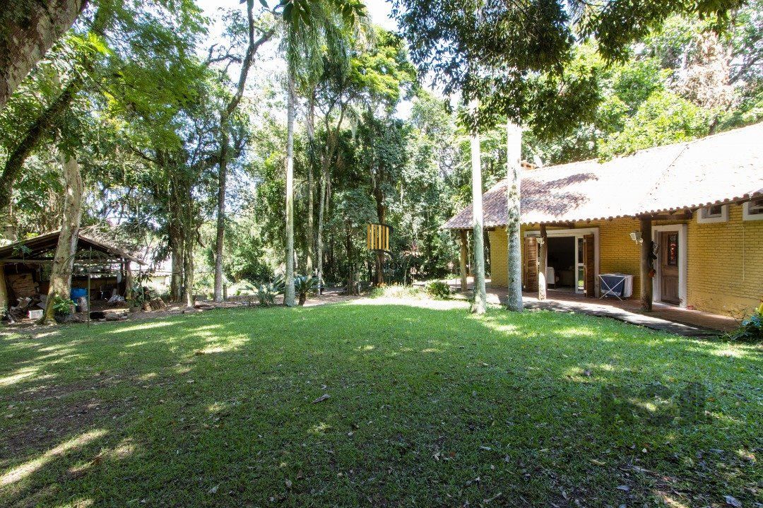 Casa 7 dormitórios no bairro Pedra Redonda