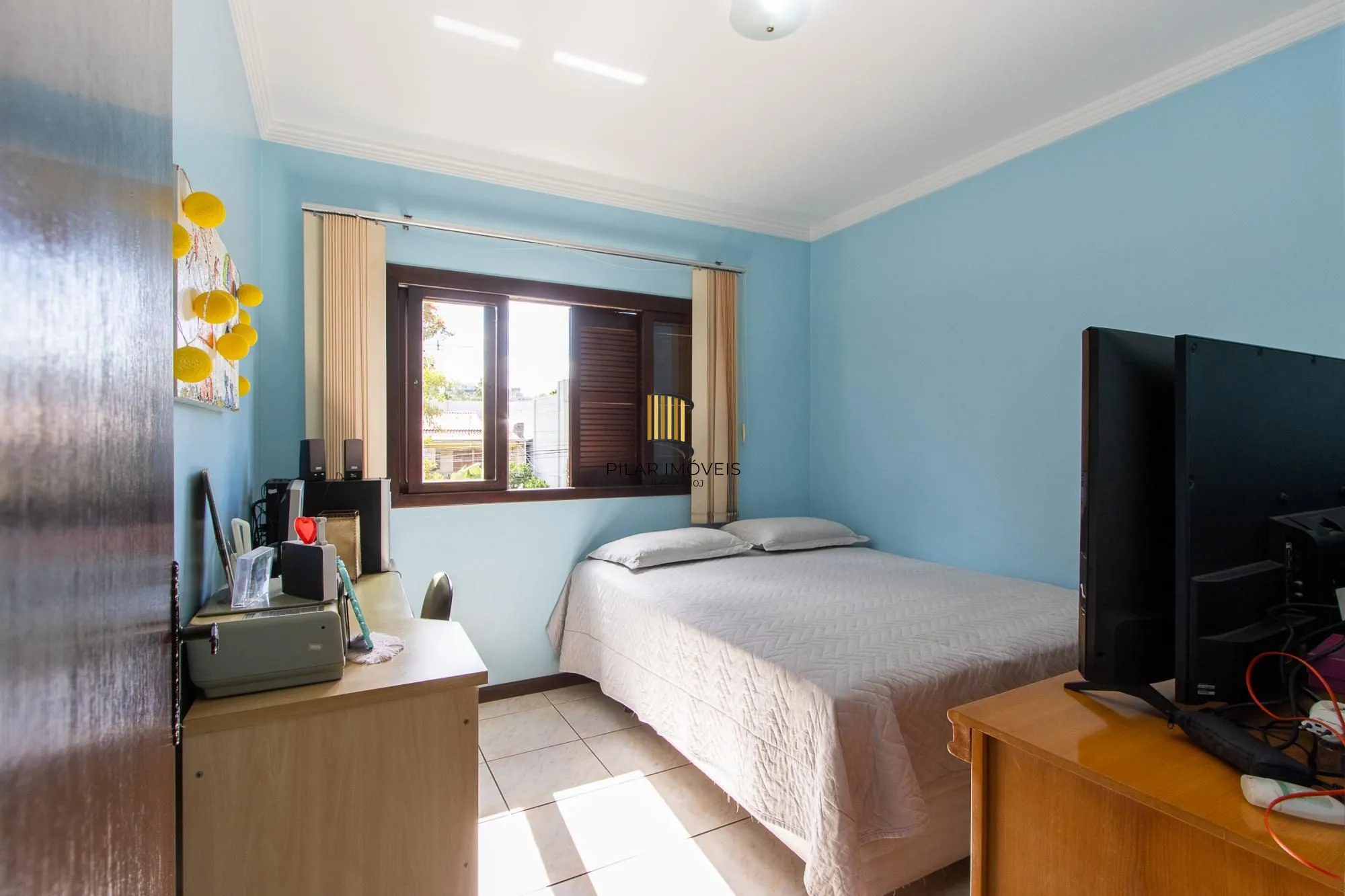 Casa Residencial ou Comercial, com 3 quartos (1 suite), 229m² privativos - Bairro Tristeza