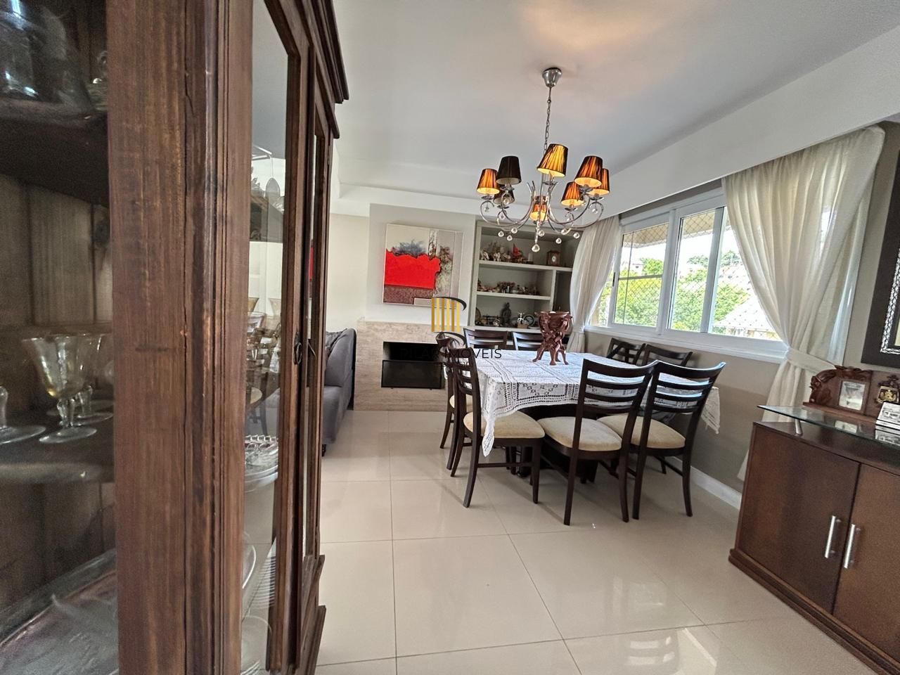 Casa condomínio | 3 dormitórios | 1 Suíte | 240,82 Privativos | 2 Vagas | Bairro Teresópolis