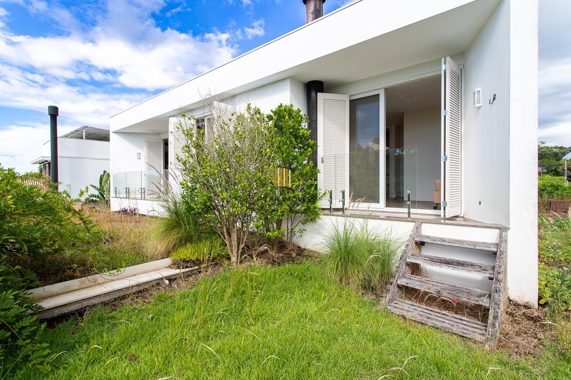 Casa de Condomínio 4 dormitórios no bairro Terraville