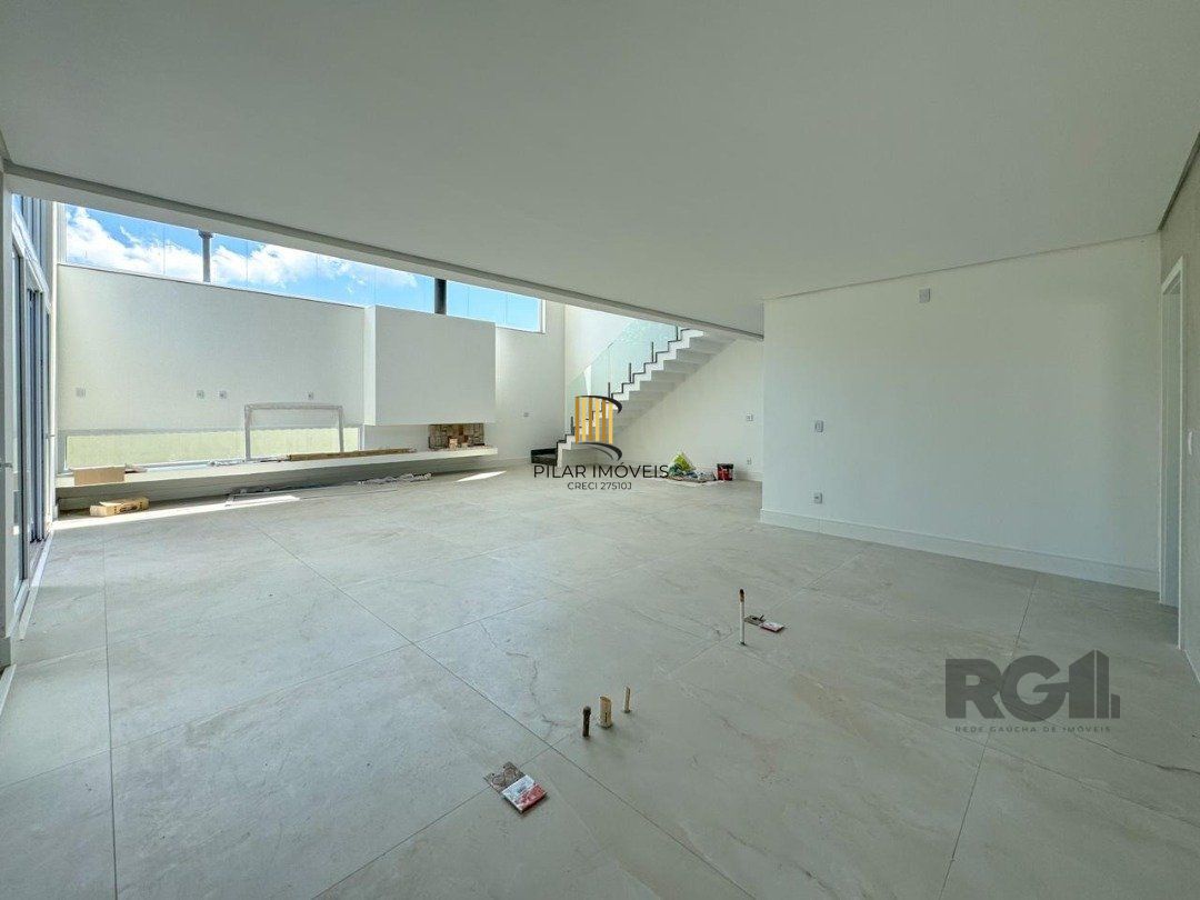 Casa Condominio para Venda - 300m², 4 dormitórios, sendo 4 suites, 2 vagas - Alphaville