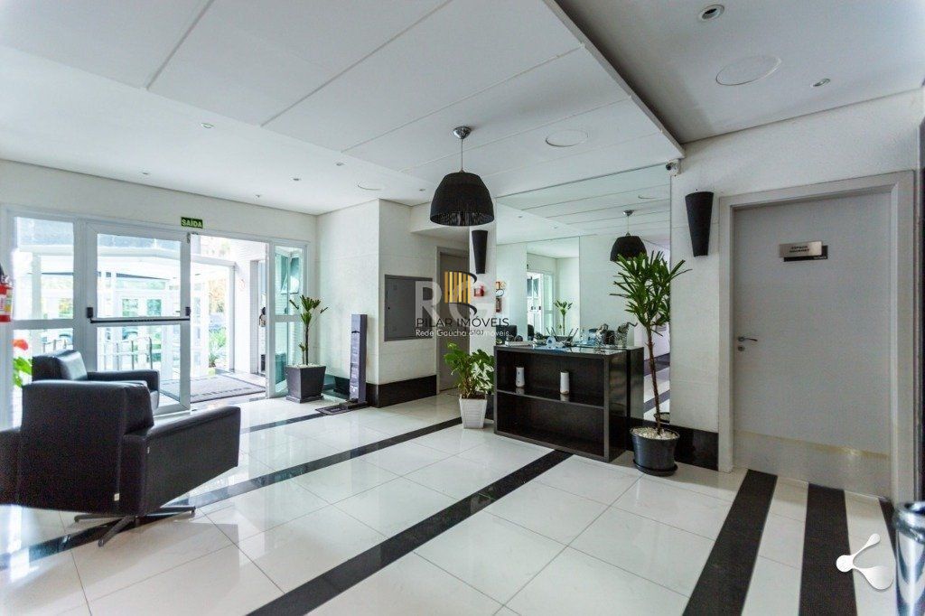 Apartamento de 3 dormitórios, 1 suíte e 2 vagas escrituradas no bairro Tristeza.