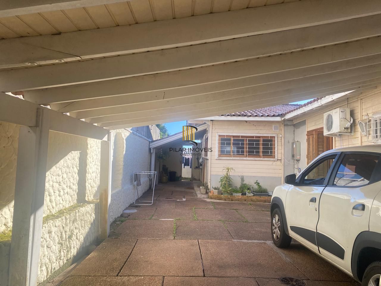 Casa 4 dormitórios no bairro Ipanema