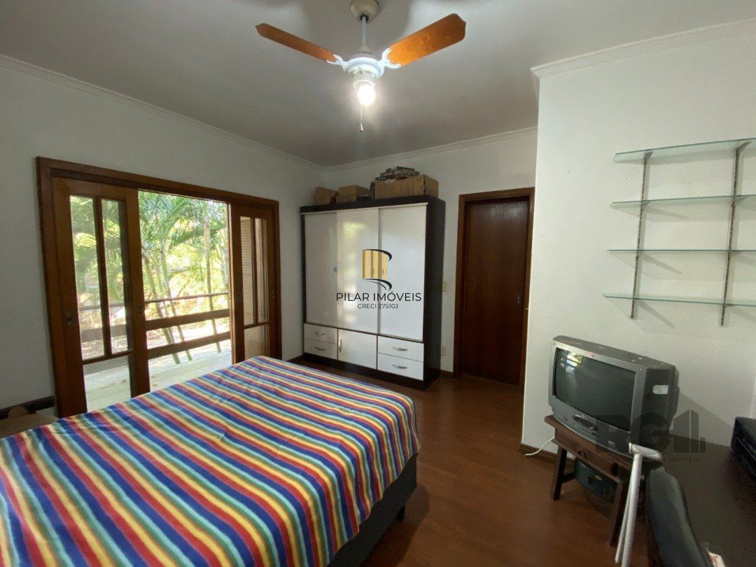 Casa para Venda - 350m², 4 dormitórios, sendo 4 suites, 4 vagas - Tristeza