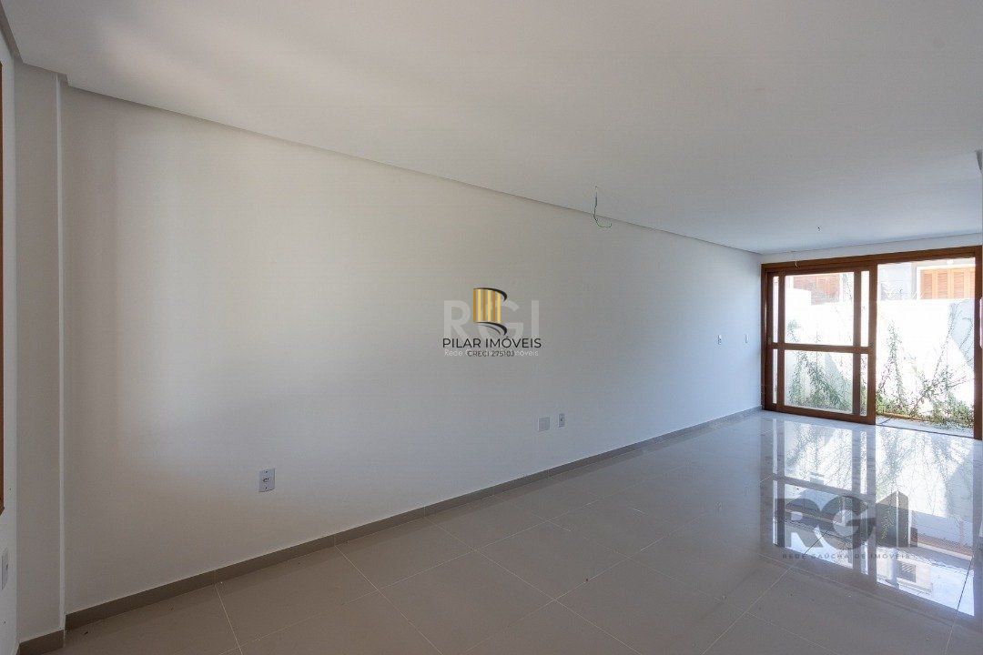 Casa 3 dormitórios no bairro Guarujá