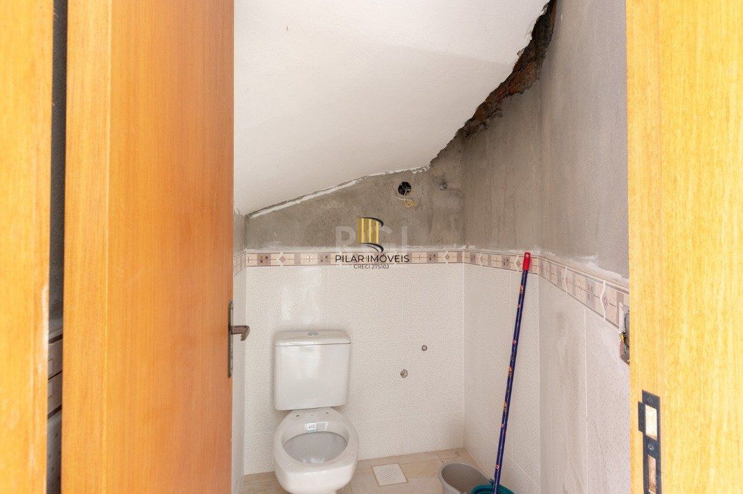 Casa para Venda - 115m², 3 dormitórios, sendo 1 suites, 2 vagas - Urubatã