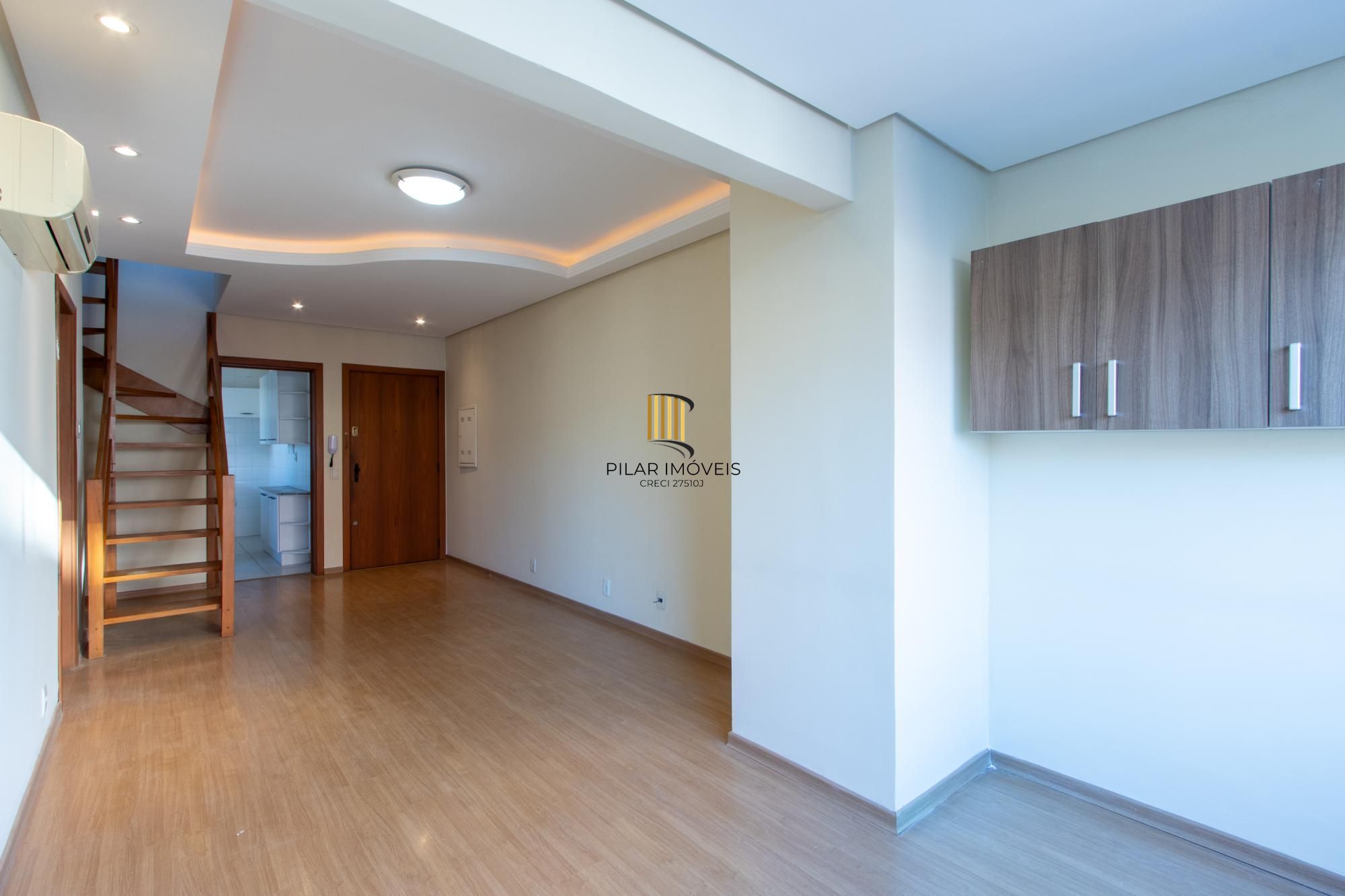 COBERTURA 2 QUARTOS, 2 VAGAS INDIVIDUAIS ESCRITURADAS, ELEVADOR - BAIRRO SANTO ANTONIO