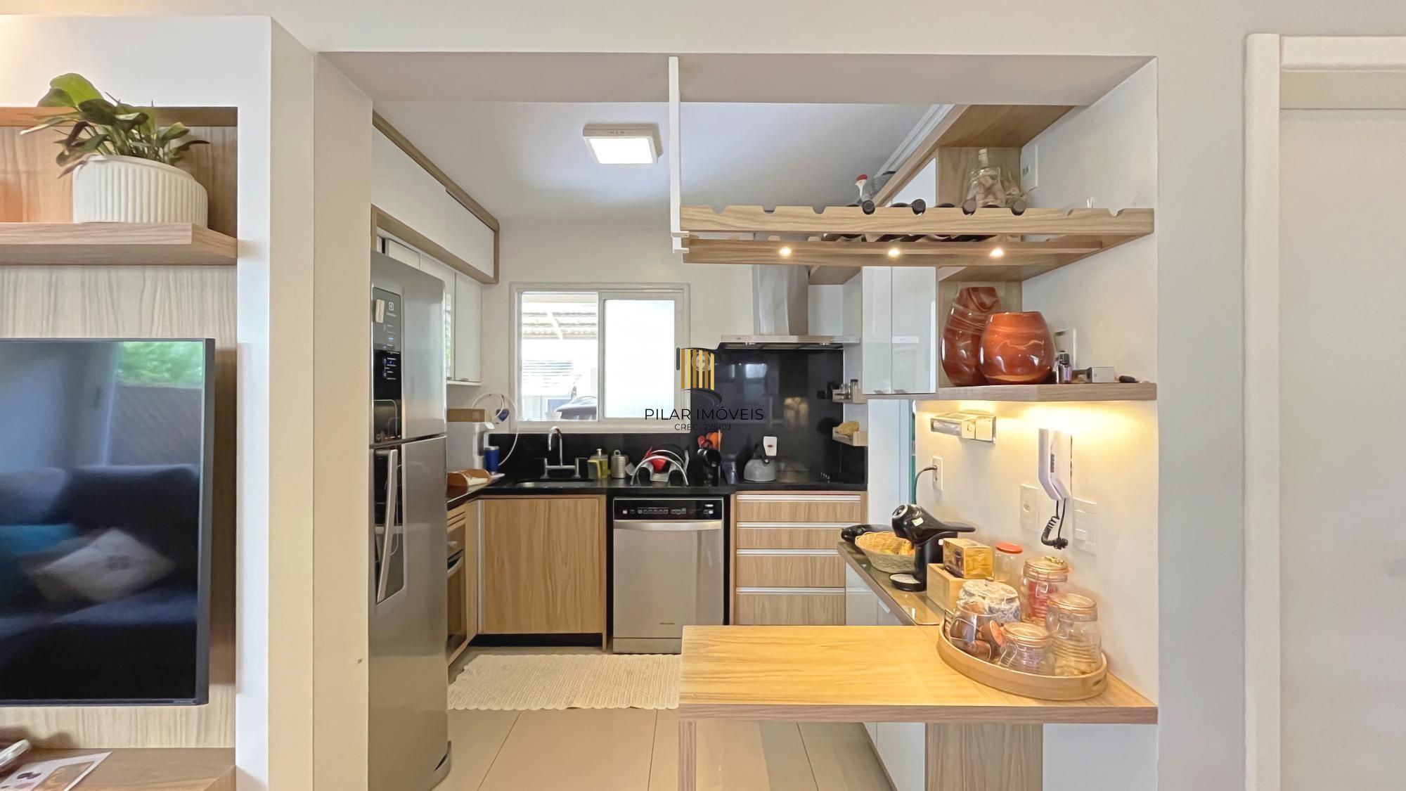 Casa em Condomínio com 3 quartos e 216m² à venda em Teresópolis, Porto Alegre.