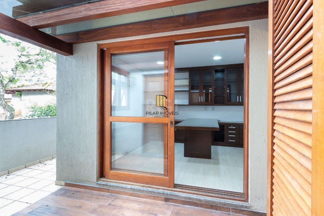 Casa em condomínio para Venda com 4 dormitórios, sendo 1 suites e 4 vagas no bairro Ipanema