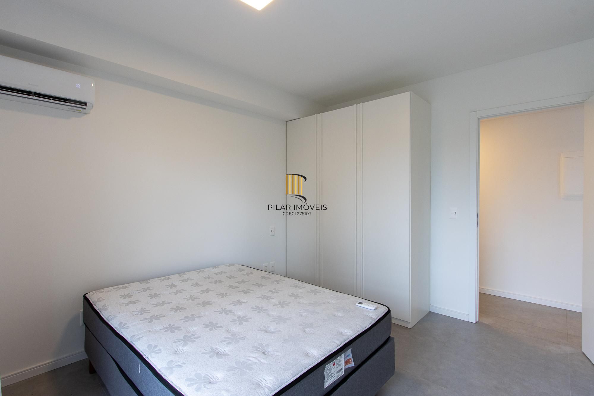 apartamento de 01 dormitório suíte, localizado no moderno no coração do bairro Petrópolis.