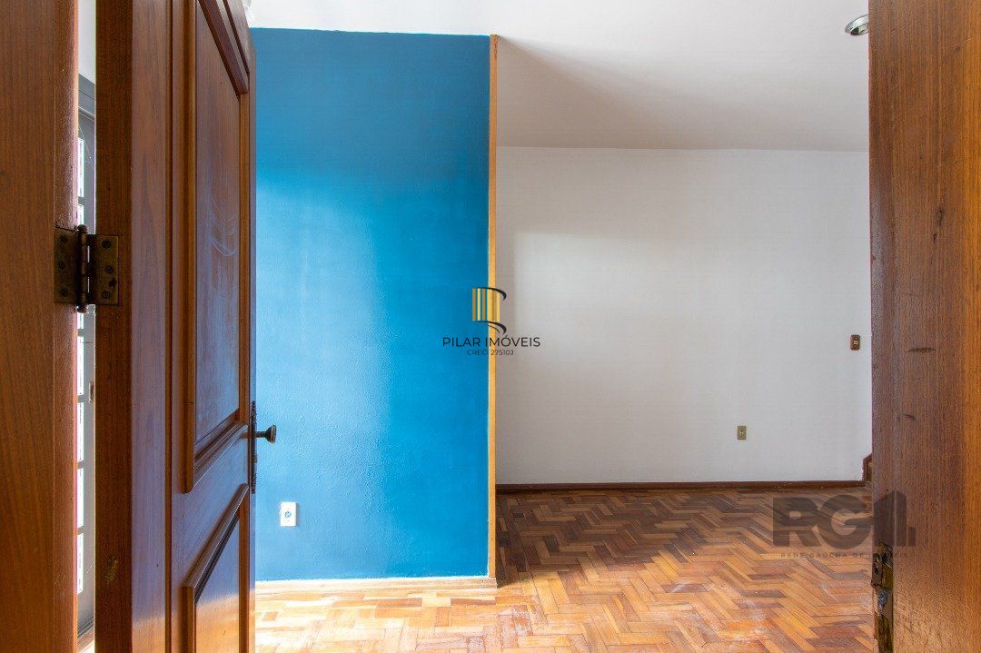 Casa 4 dormitórios no bairro Nonoai