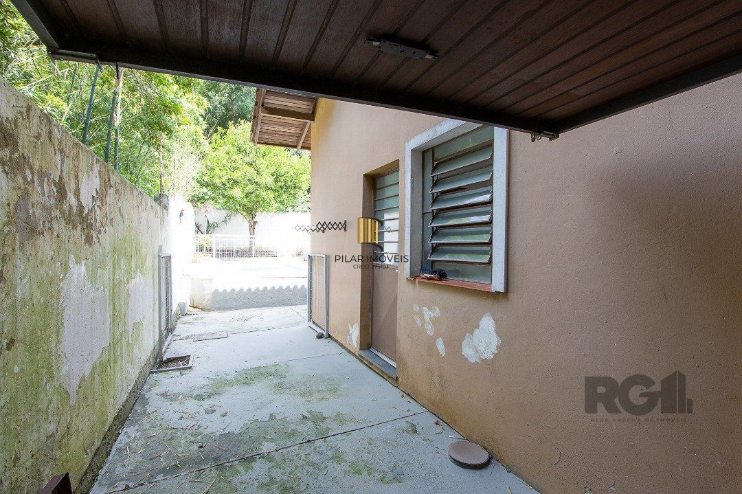 Casa para Venda - 300m², 3 dormitórios, sendo 1 suites, 4 vagas - Nonoai