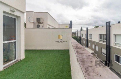Casa impecável e mobiliada, com 3 niveis, possui 3 dormitórios sendo 1 suíte, 4 banheiros