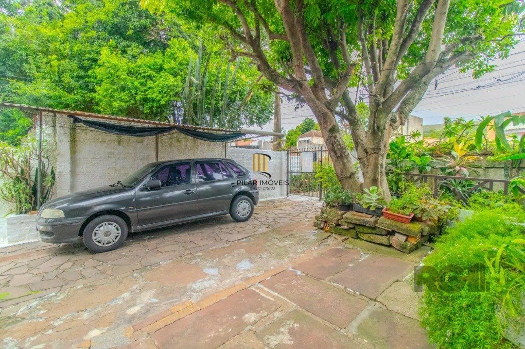 Casa para Venda - 251m², 5 dormitórios, 3 vagas - Nonoai