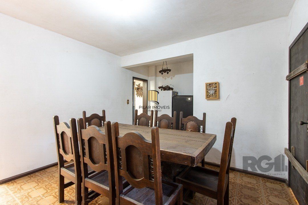 Casa para Venda - 572m², 5 dormitórios, sendo 1 suites, Cavalhada