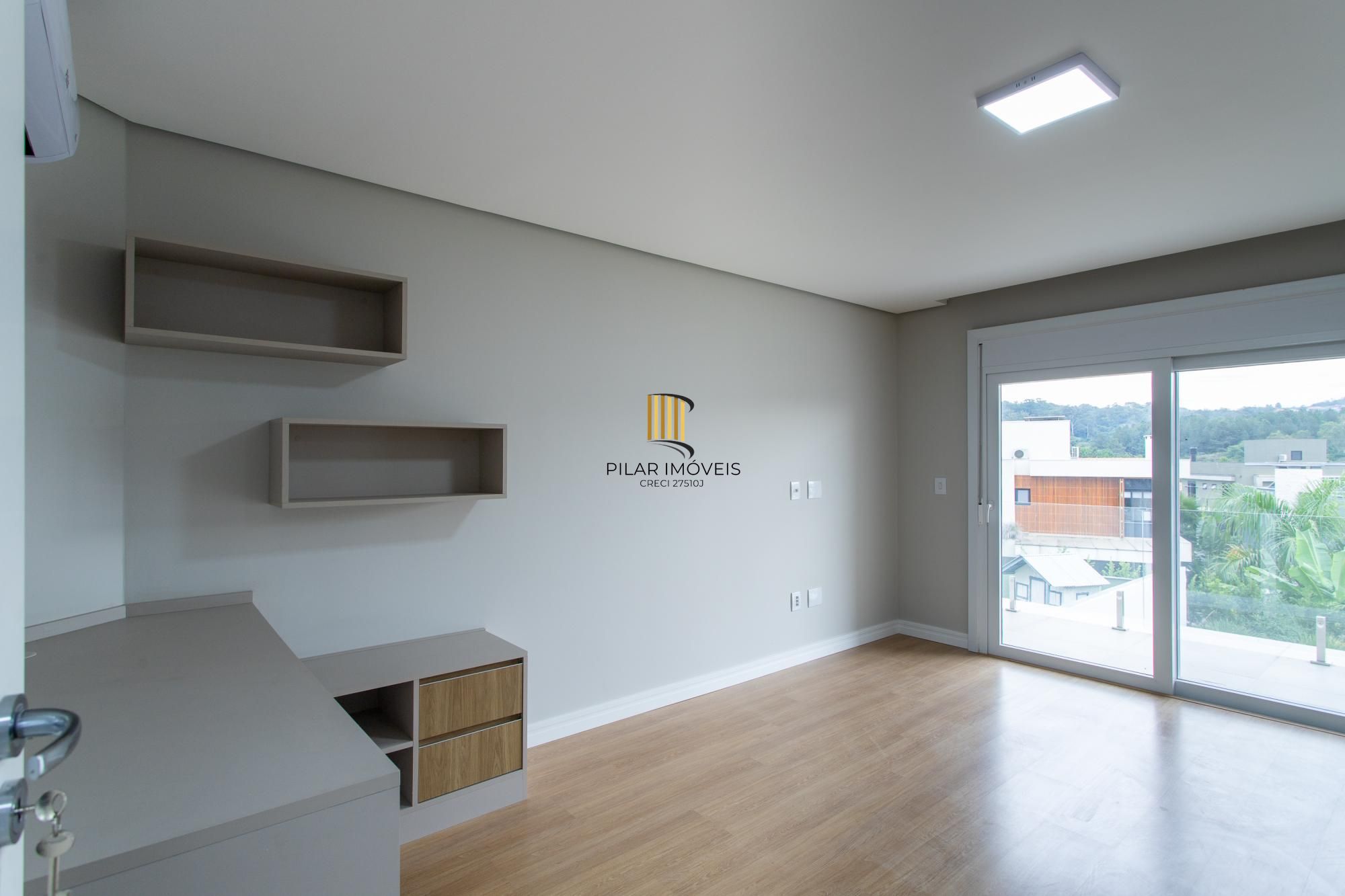 Casa Condominio para Venda - 300m², 3 dormitórios, sendo 3 suites, 2 vagas - Alphaville