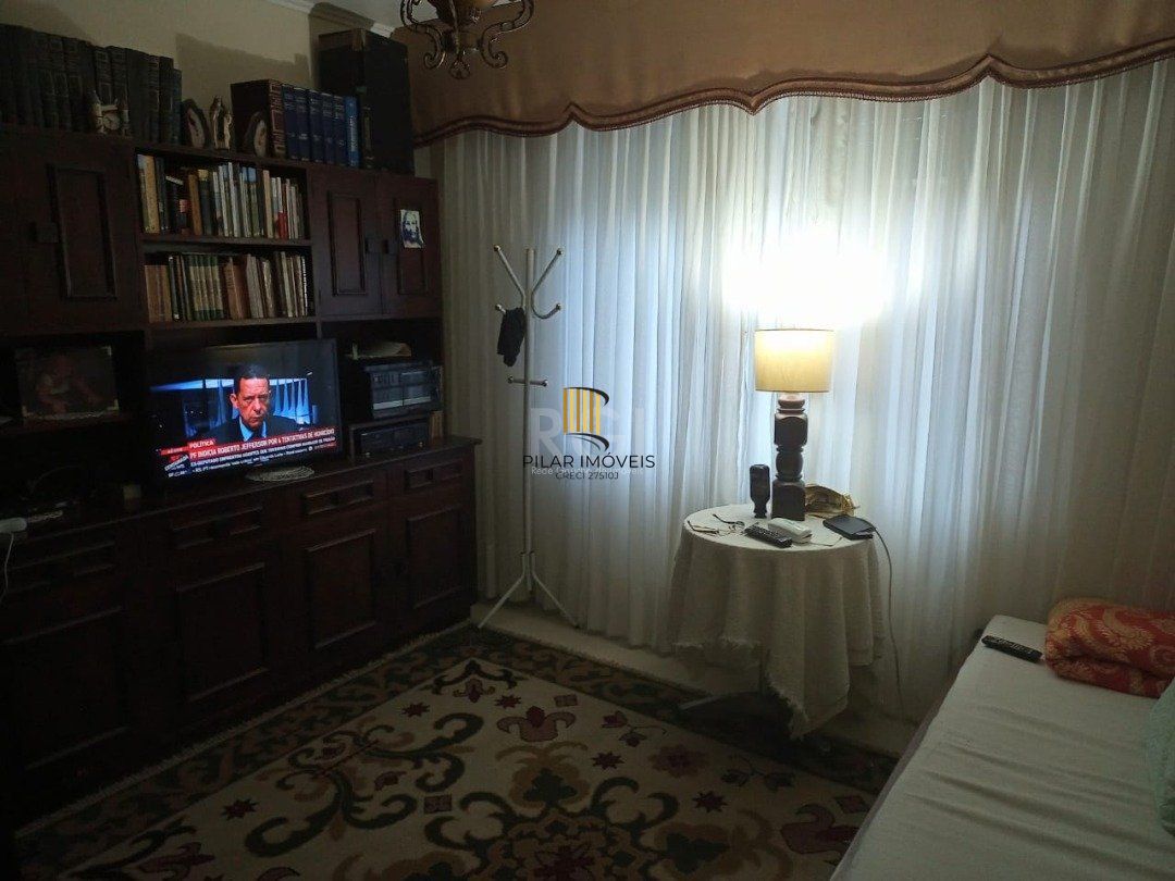 Casa para Venda - 220m², 3 dormitórios, sendo 1 suites, 1 vaga - Camaquã