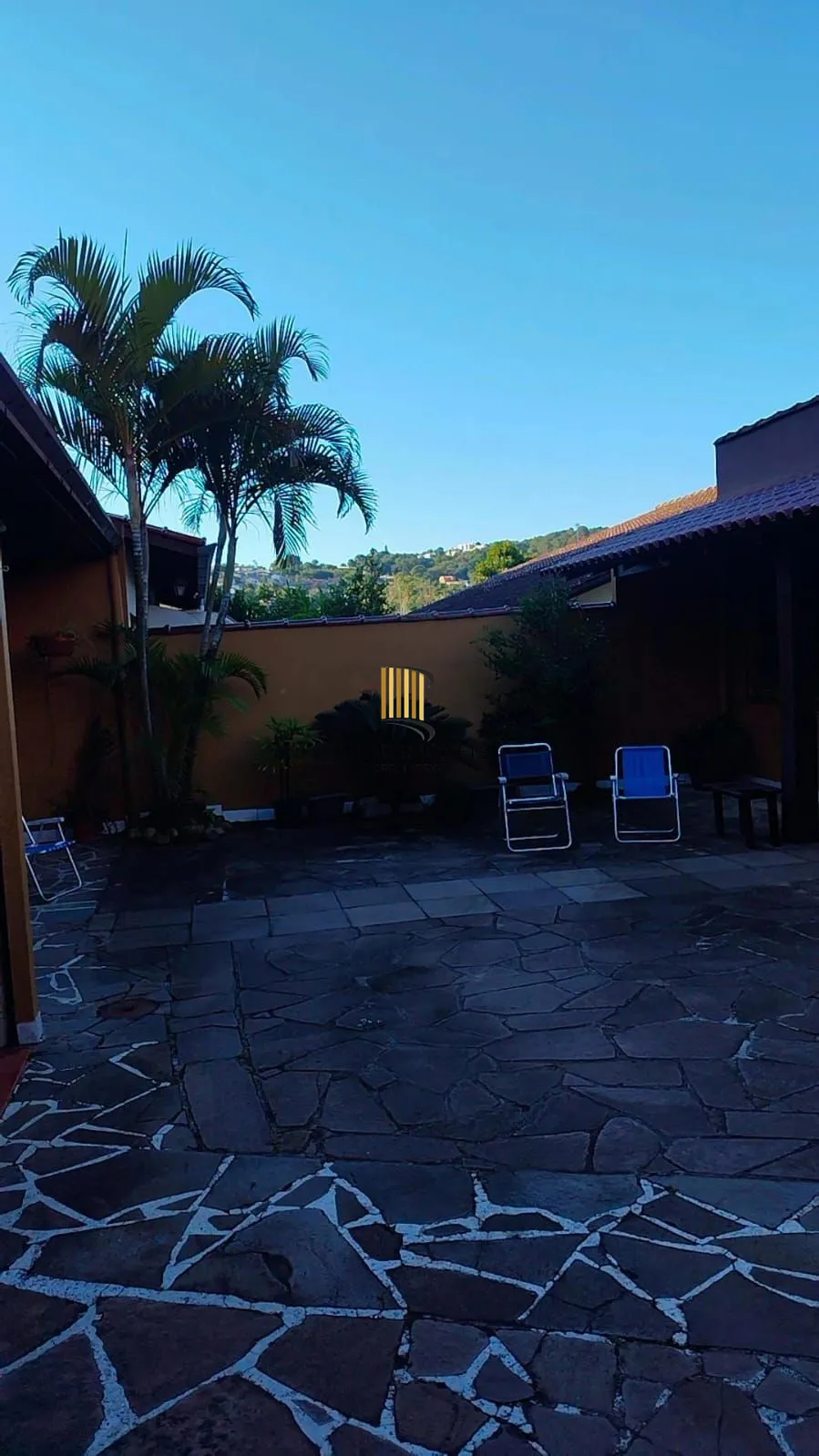 Casa 4 dormitórios no bairro Vila Nova