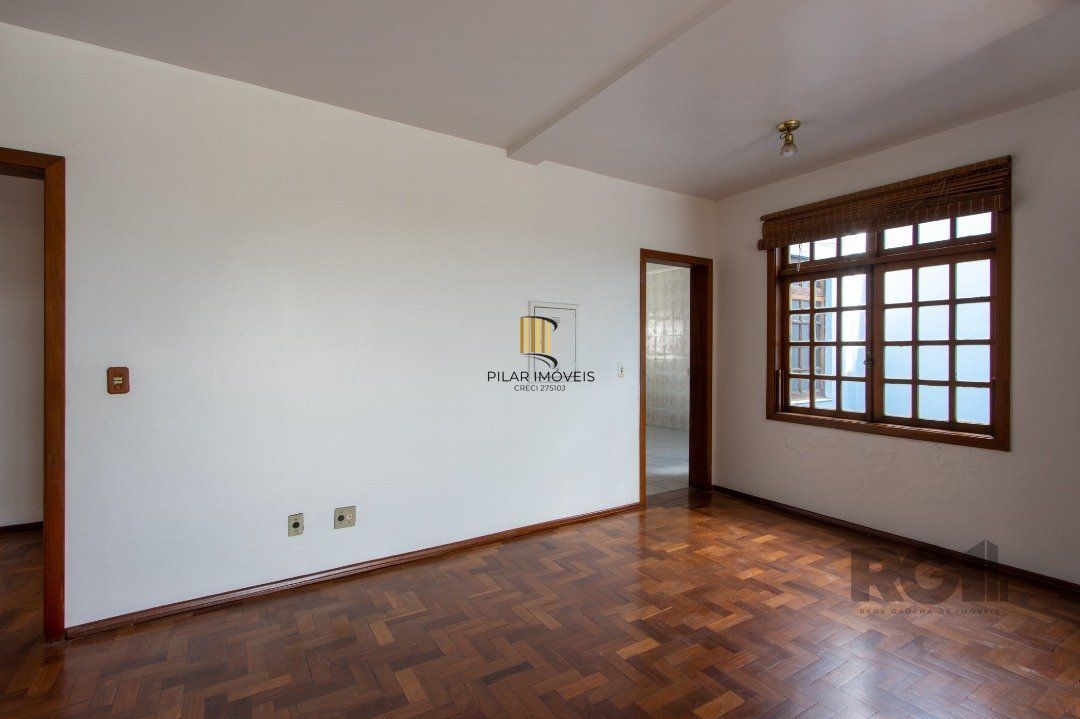 Casa 4 dormitórios no bairro Nonoai