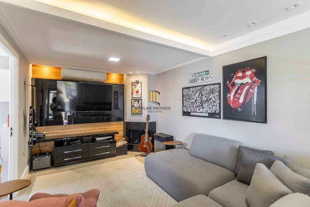 Cobertura semi mobiliada!