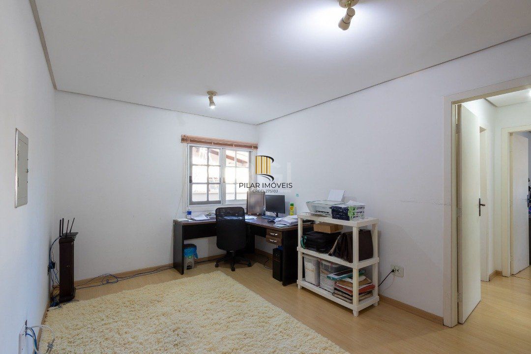 Casa Condominio para Venda - 300m², 4 dormitórios, sendo 2 suites, 2 vagas - Ipanema