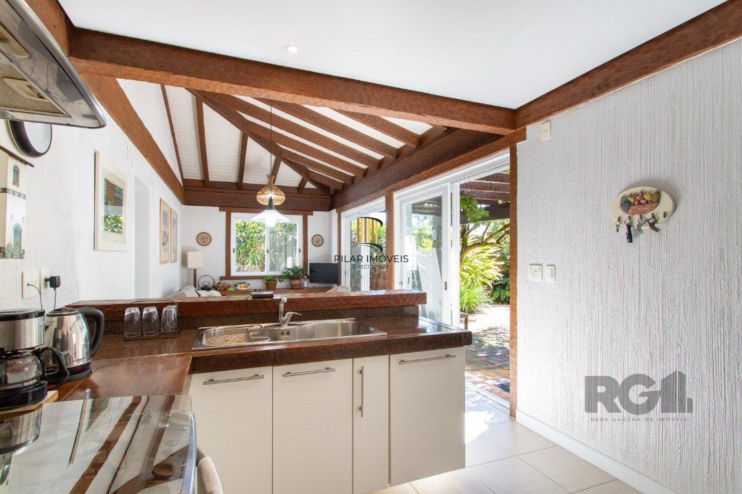 Casa para venda - 321m² - 4 suítes - Chapéu do Sol