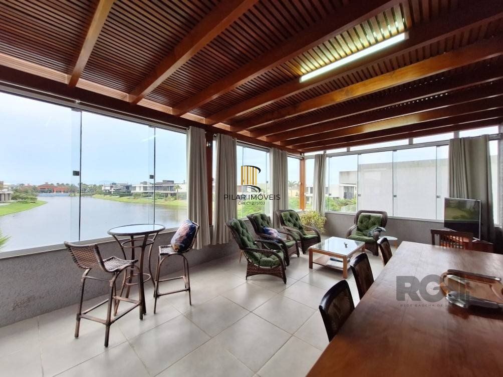 Casa de Condomínio 6 dormitórios no bairro Marina