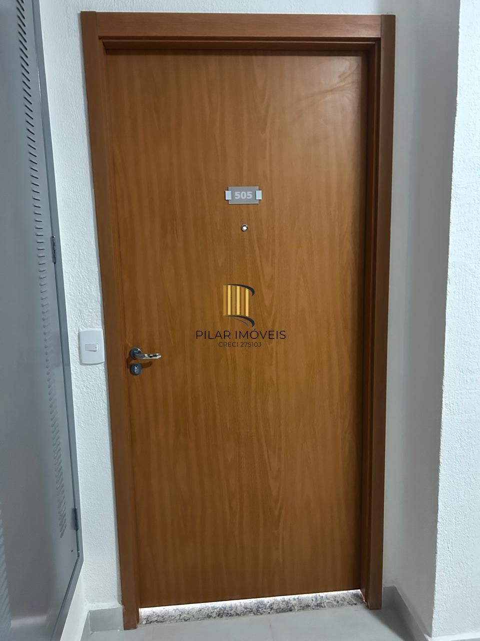 Apartamento no 5 andar de frente com 2 dormitórios