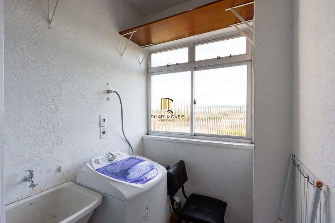 Ótima cobertura no bairro Nonoai, com aproximadamente 135m² de área privativa, 02 dormitórios