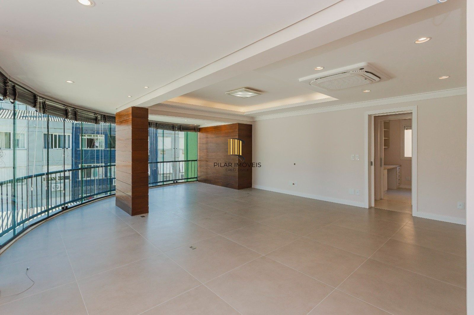 Apartamento 100% Reformado com 3 Dormitórios e Churrasqueira