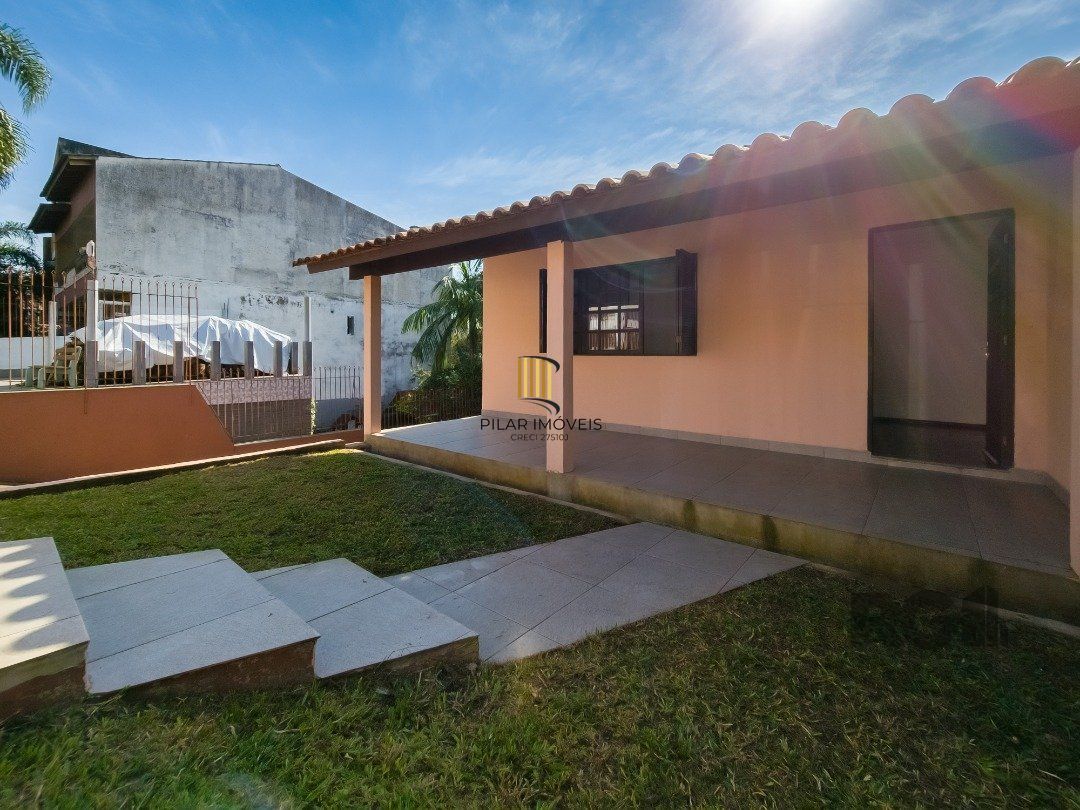 Casa 3 dormitórios no bairro Ipanema