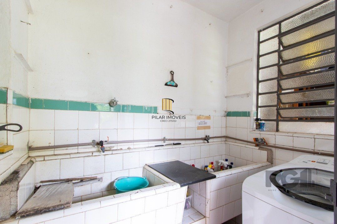 Casa para Venda - 440m², 3 dormitórios, sendo 1 suites, 2 vagas - Santa Tereza