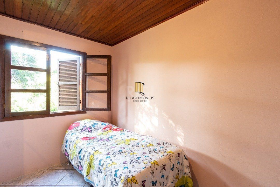 Casa para Venda - 240m², 6 dormitórios, sendo 3 suites, 2 vagas - Glória