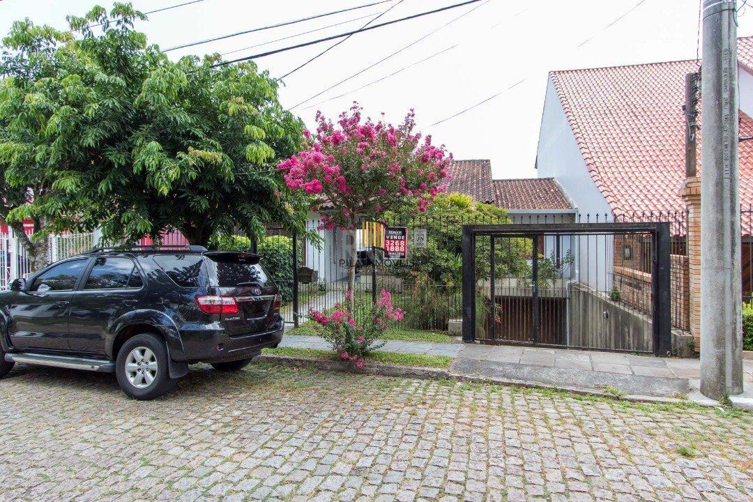 Casa para Venda - 336.21m², 3 dormitórios, sendo 1 suites, 3 vagas - Nonoai