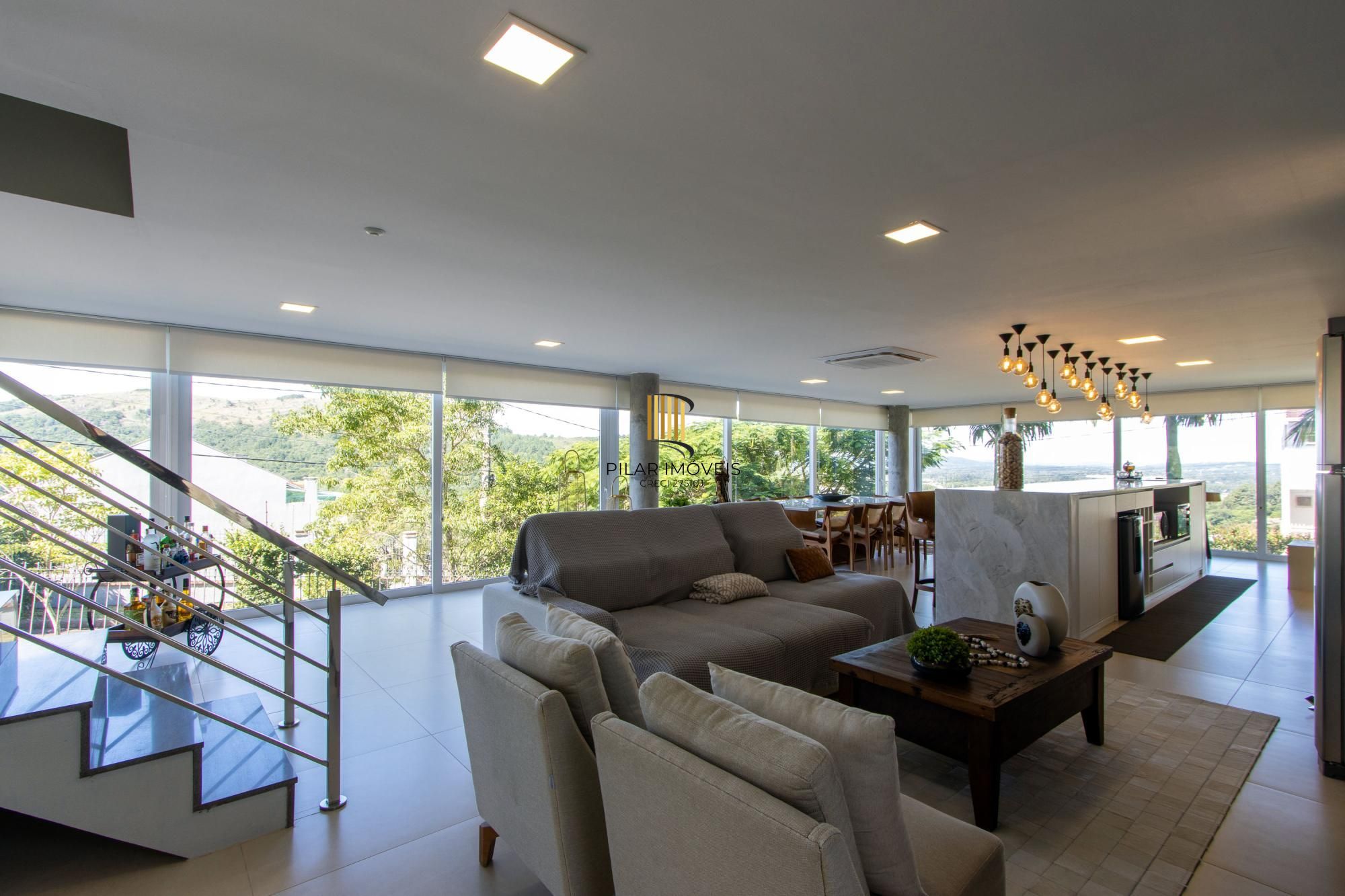 Luxuosa Casa em Condomínio de Alto Padrão com vista para Guaiba
