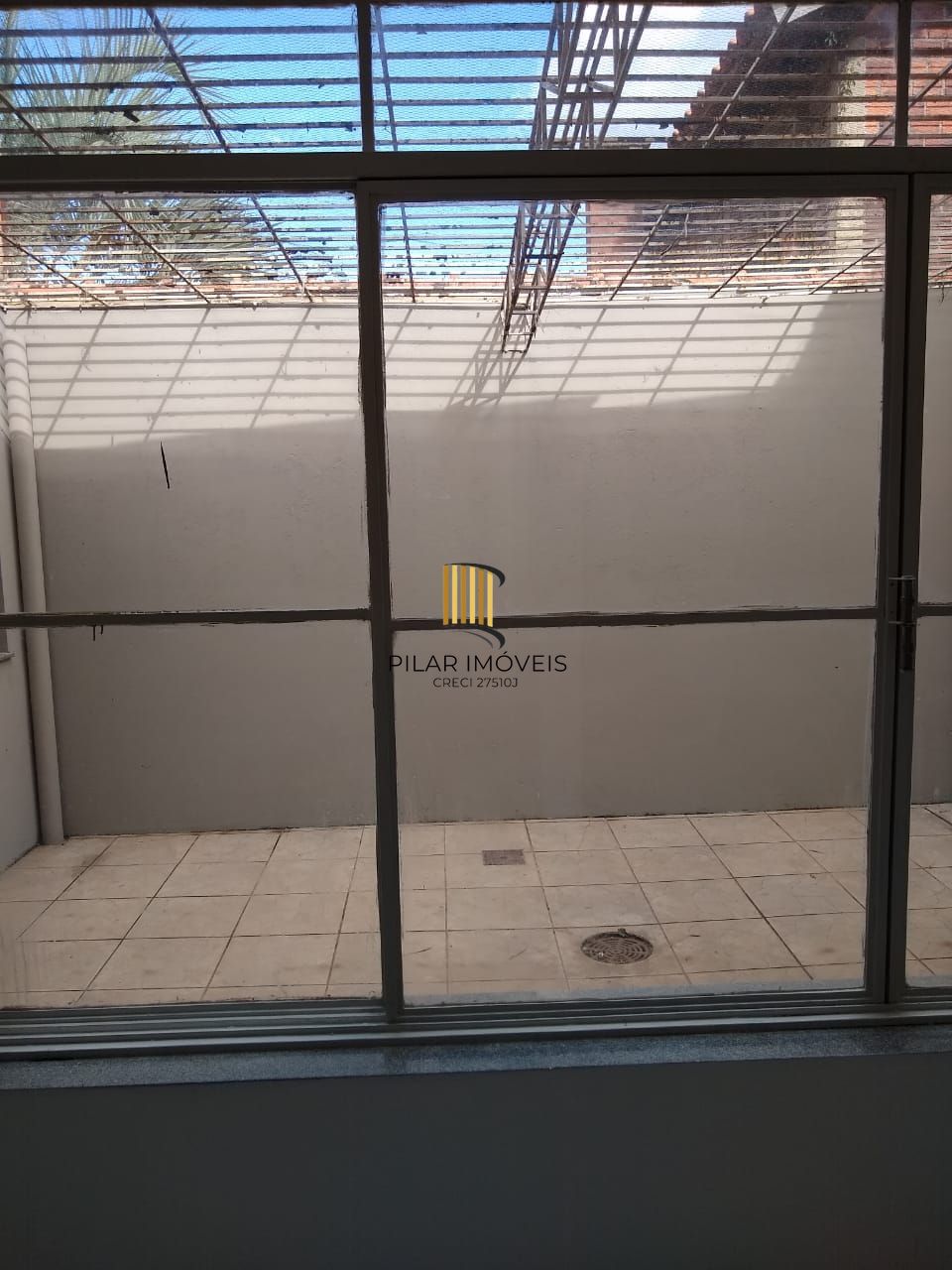 Casa 2 dormitórios no bairro Cristal