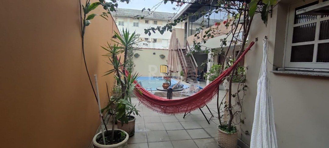 Casa para Venda - 250m², 3 dormitórios, sendo 1 suites, 2 vagas - Ipanema